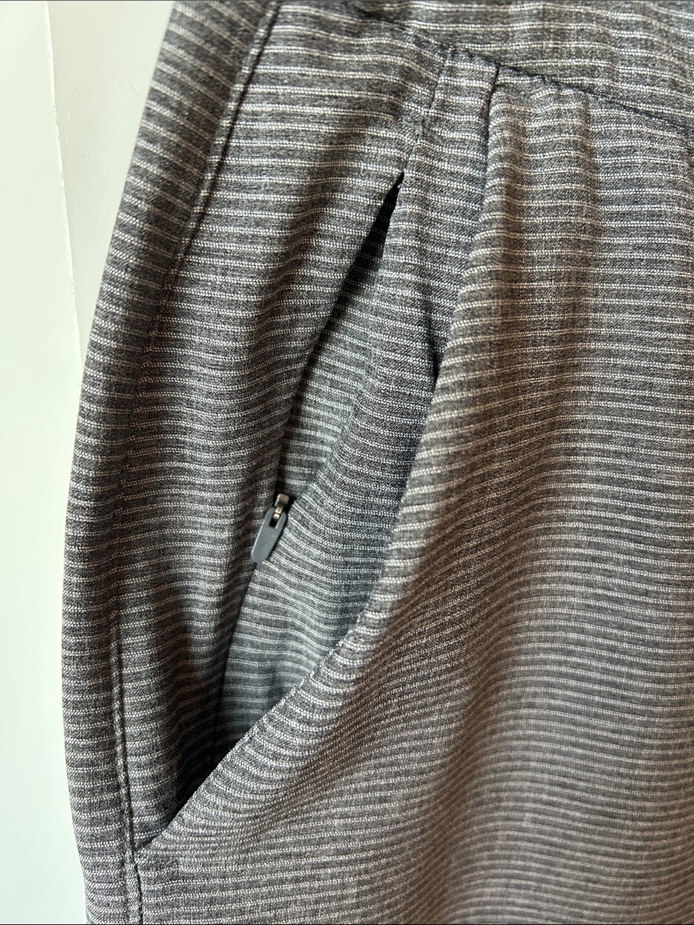 Hang Ten Men's Gray Micro-Stripe Hybrid Shorts 38 - Picture 3 of 10